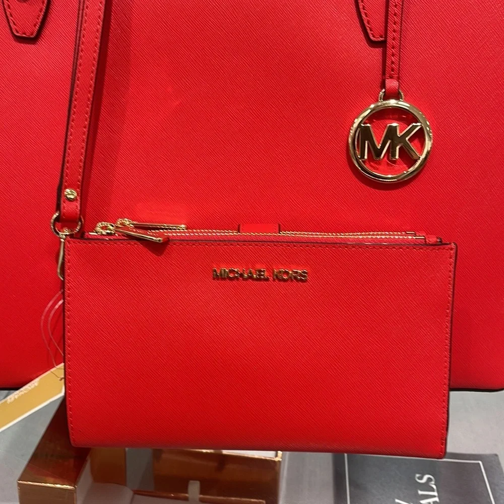 Michael Kors Jet Set Travel Large Double Zip Leather Wristlet phone holder NWT